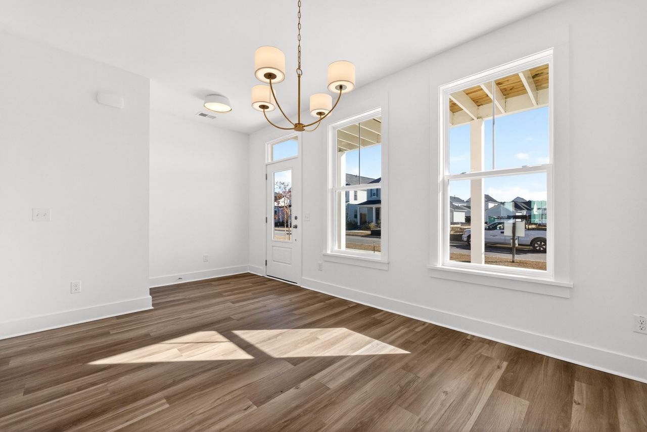 708 Rumbling Leaf Lane Photo 5