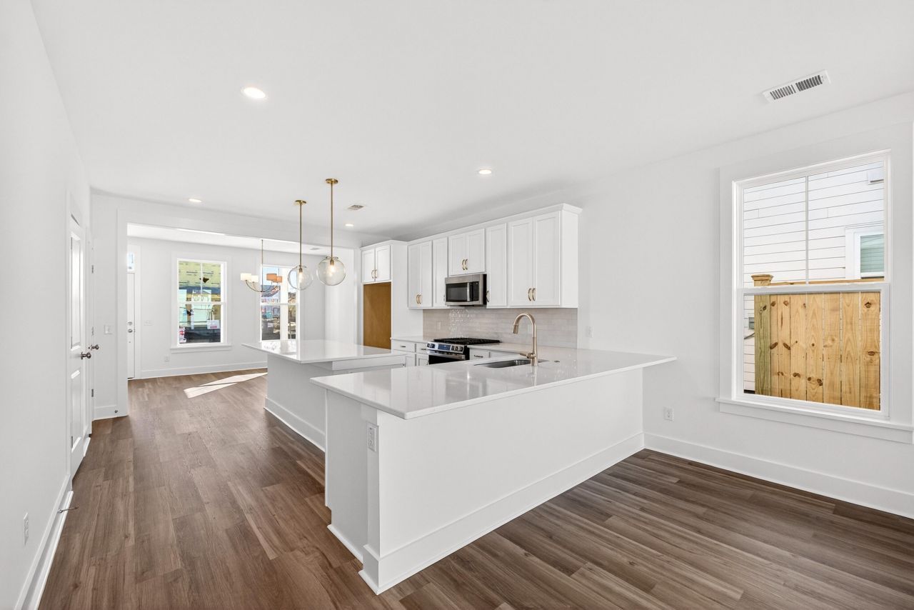 708 Rumbling Leaf Lane Photo 8