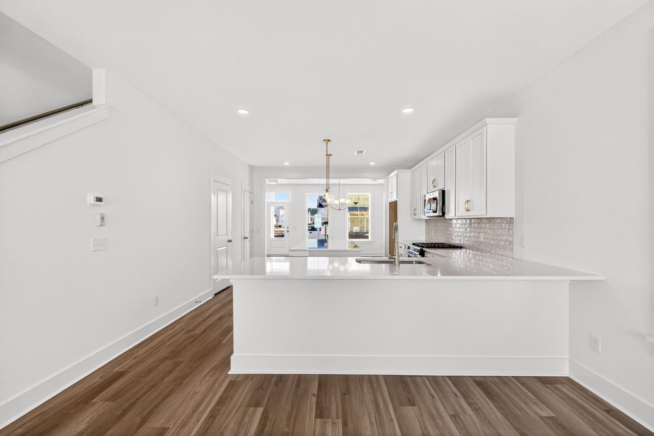 708 Rumbling Leaf Lane Photo 9