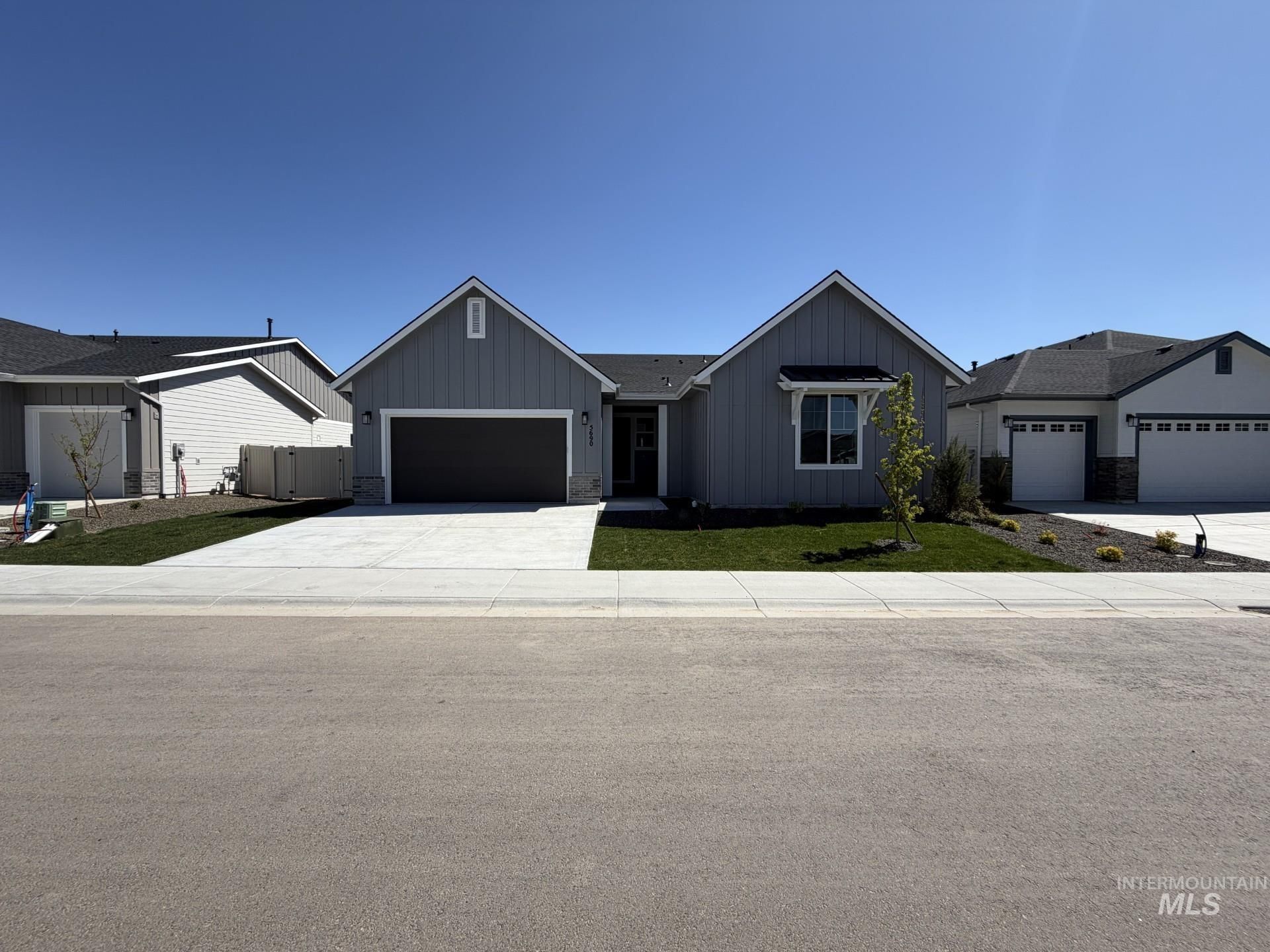 5690 N Chestnut Hill Way, Meridian, ID 83646 Main Photo