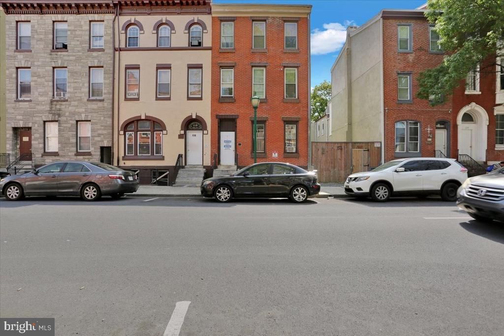 121 S 6TH STREET, READING, PA 19602