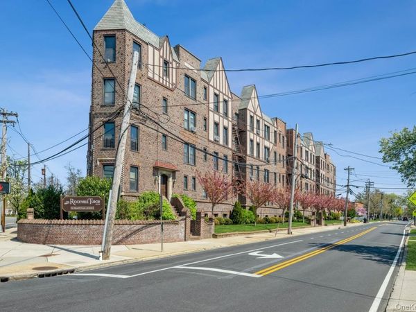 12 Hempstead Ave, Unit 4D, Rockville Centre, NY 11570