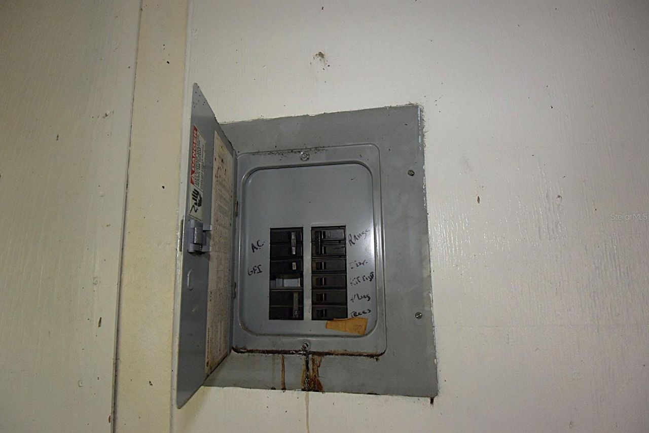 7610 Anna Avenue, Gibsonton, FL 33534 Photo