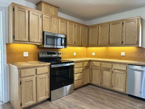 408 Walnut St, Nezperce, ID 83543