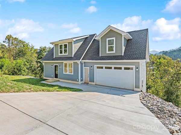 148 Amblers Knoll Road, Weaverville, NC 28787