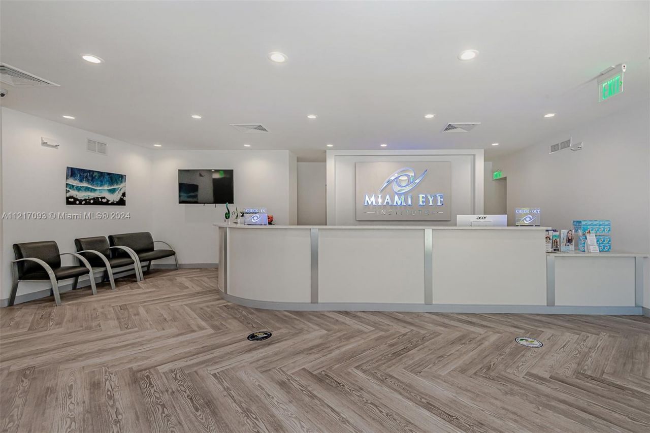 7700 Davie Road Ext, Hollywood, FL 33024 Photo