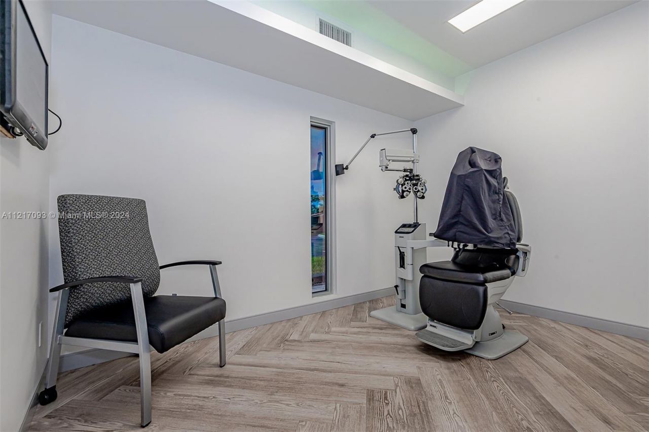 7700 Davie Road Ext, Hollywood, FL 33024 Photo