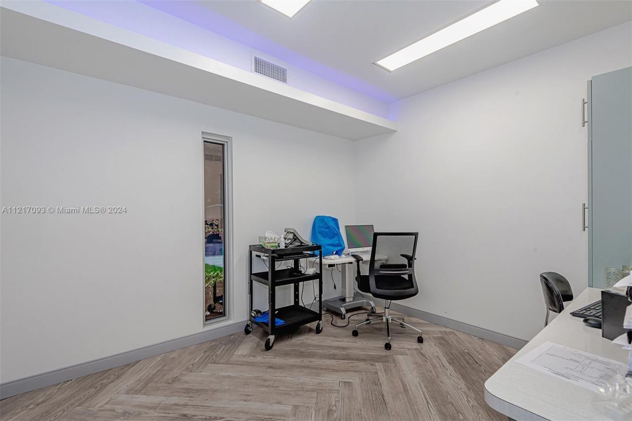 7700 Davie Road Ext, Hollywood, FL 33024 Photo