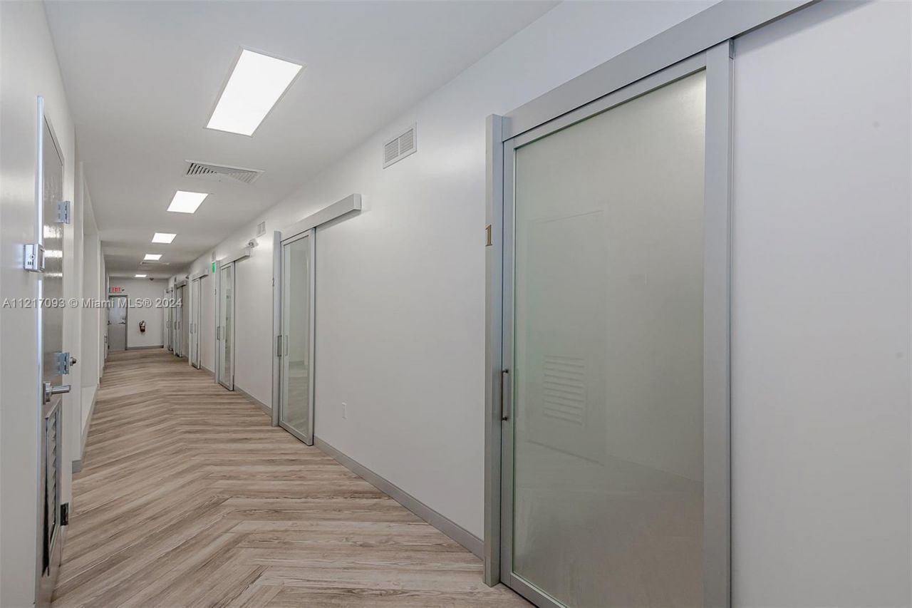 7700 Davie Road Ext, Hollywood, FL 33024 Photo