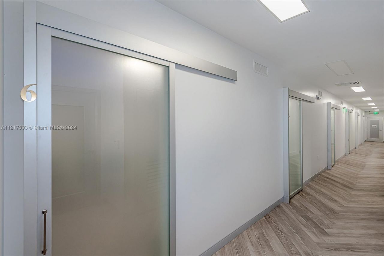 7700 Davie Road Ext, Hollywood, FL 33024 Photo