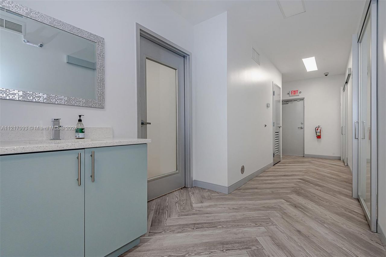 7700 Davie Road Ext, Hollywood, FL 33024 Photo