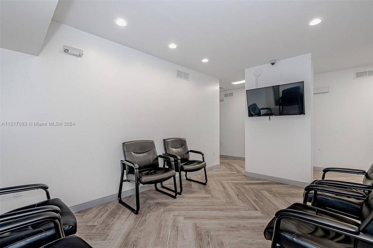 7700 Davie Road Ext, Hollywood, FL 33024 Photo