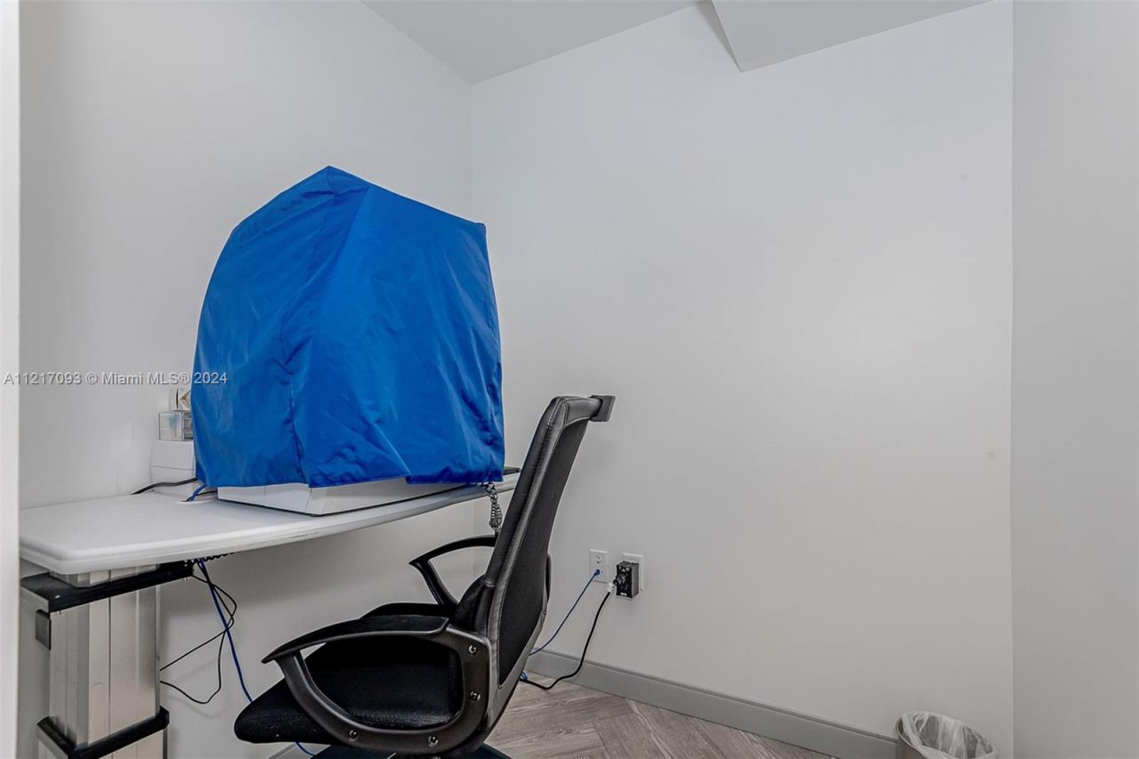 7700 Davie Road Ext, Hollywood, FL 33024 Photo