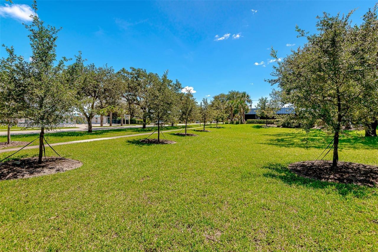 7700 Davie Road Ext, Hollywood, FL 33024 Photo