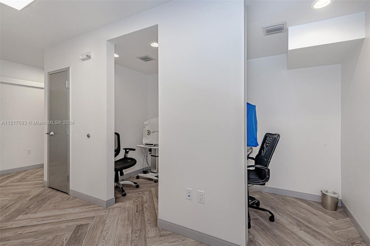 7700 Davie Road Ext, Hollywood, FL 33024 Photo