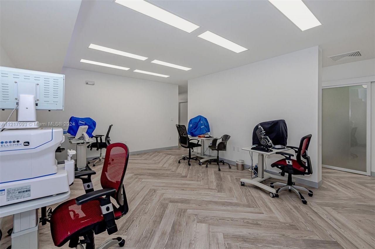 7700 Davie Road Ext, Hollywood, FL 33024 Photo