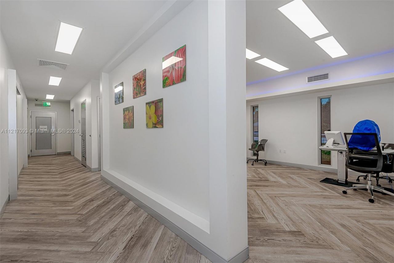 7700 Davie Road Ext, Hollywood, FL 33024 Photo