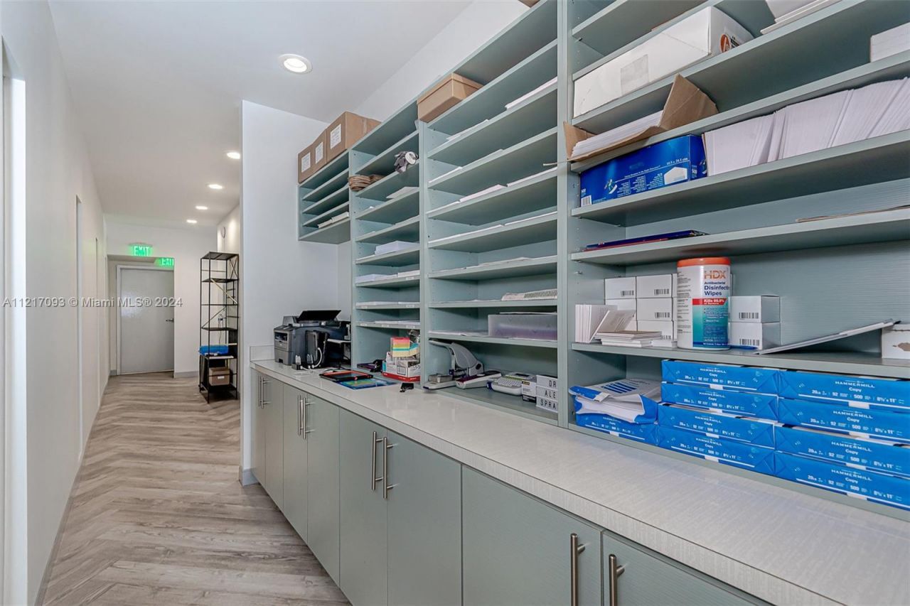 7700 Davie Road Ext, Hollywood, FL 33024 Photo