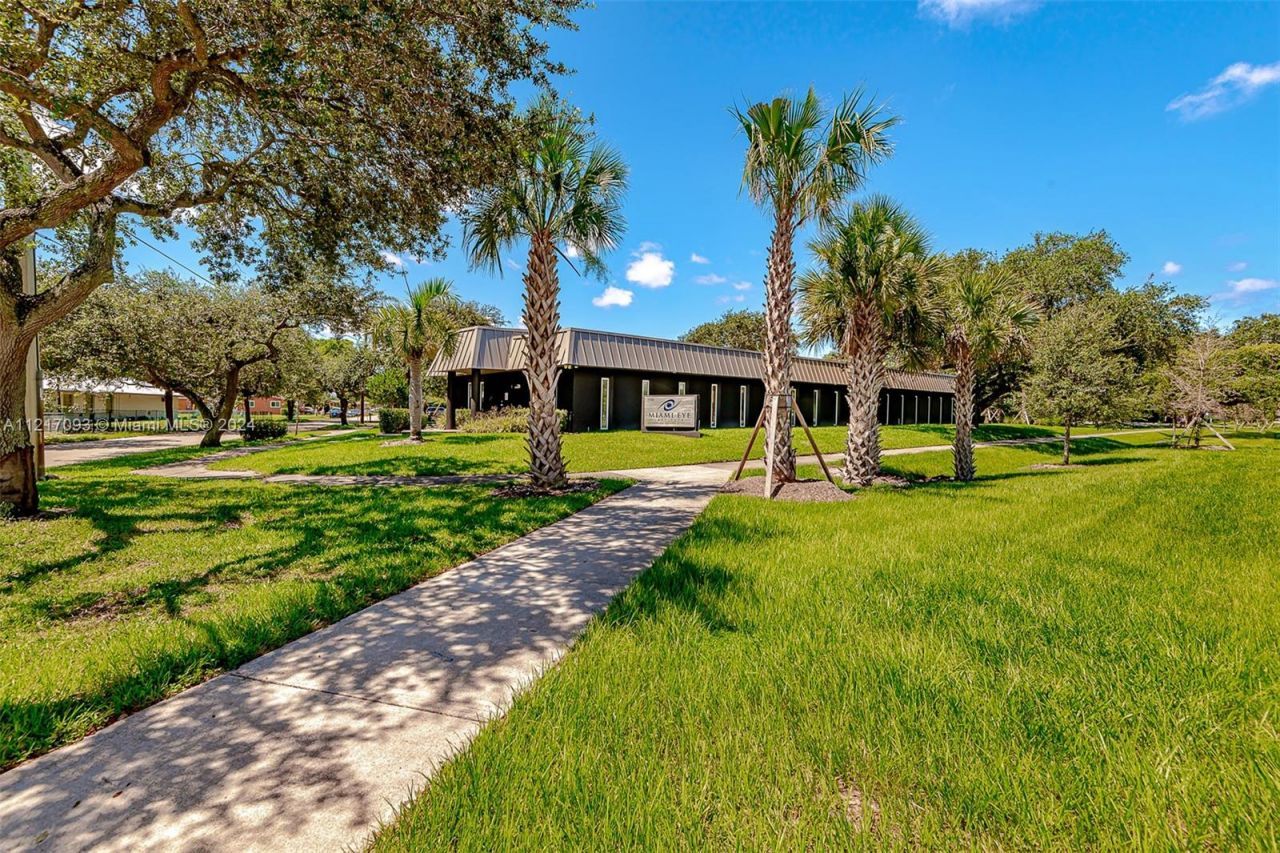 7700 Davie Road Ext, Hollywood, FL 33024 Photo
