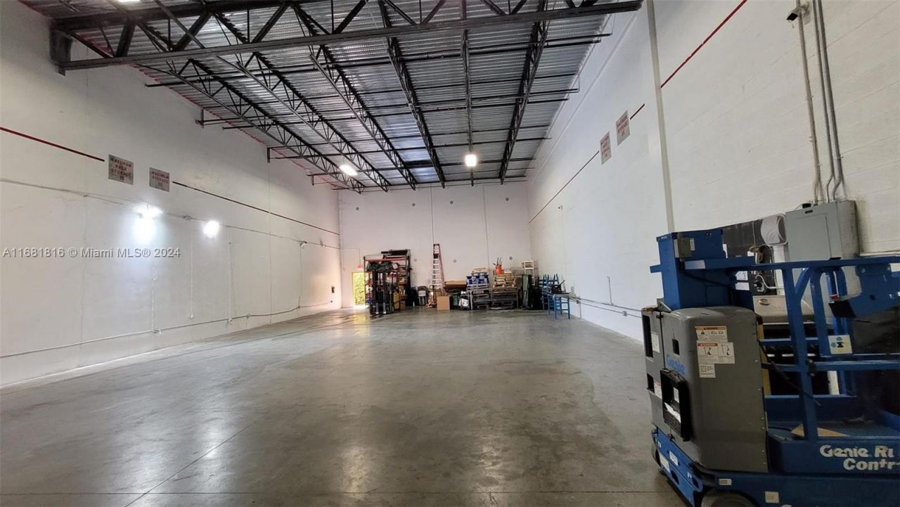 12605 NW 115th Ave, Medley, FL 33178 Photo