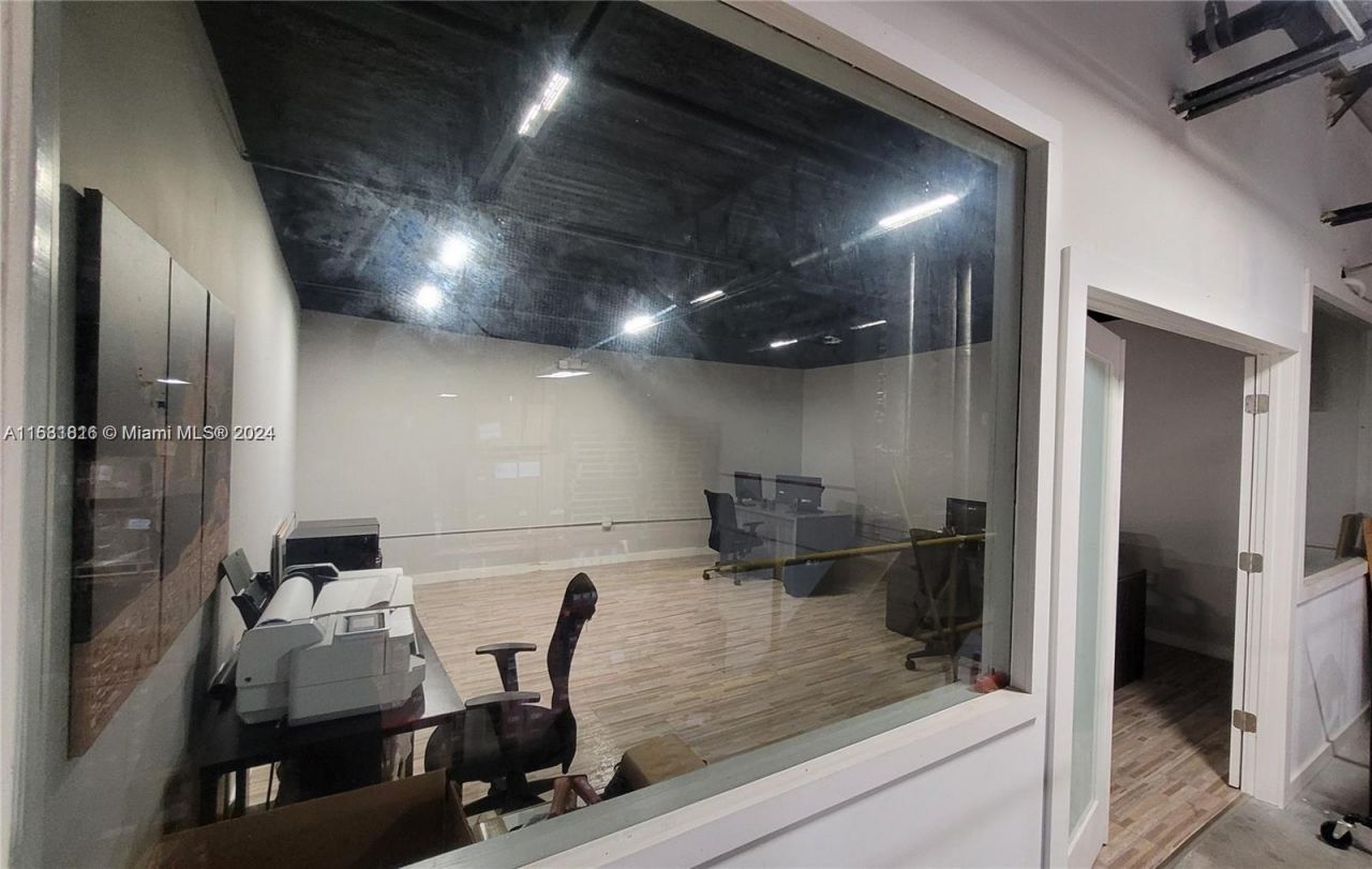 12605 NW 115th Ave, Medley, FL 33178 Photo