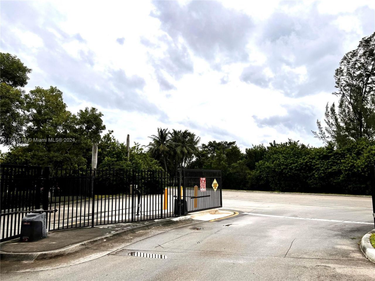 12605 NW 115th Ave, Medley, FL 33178 Photo