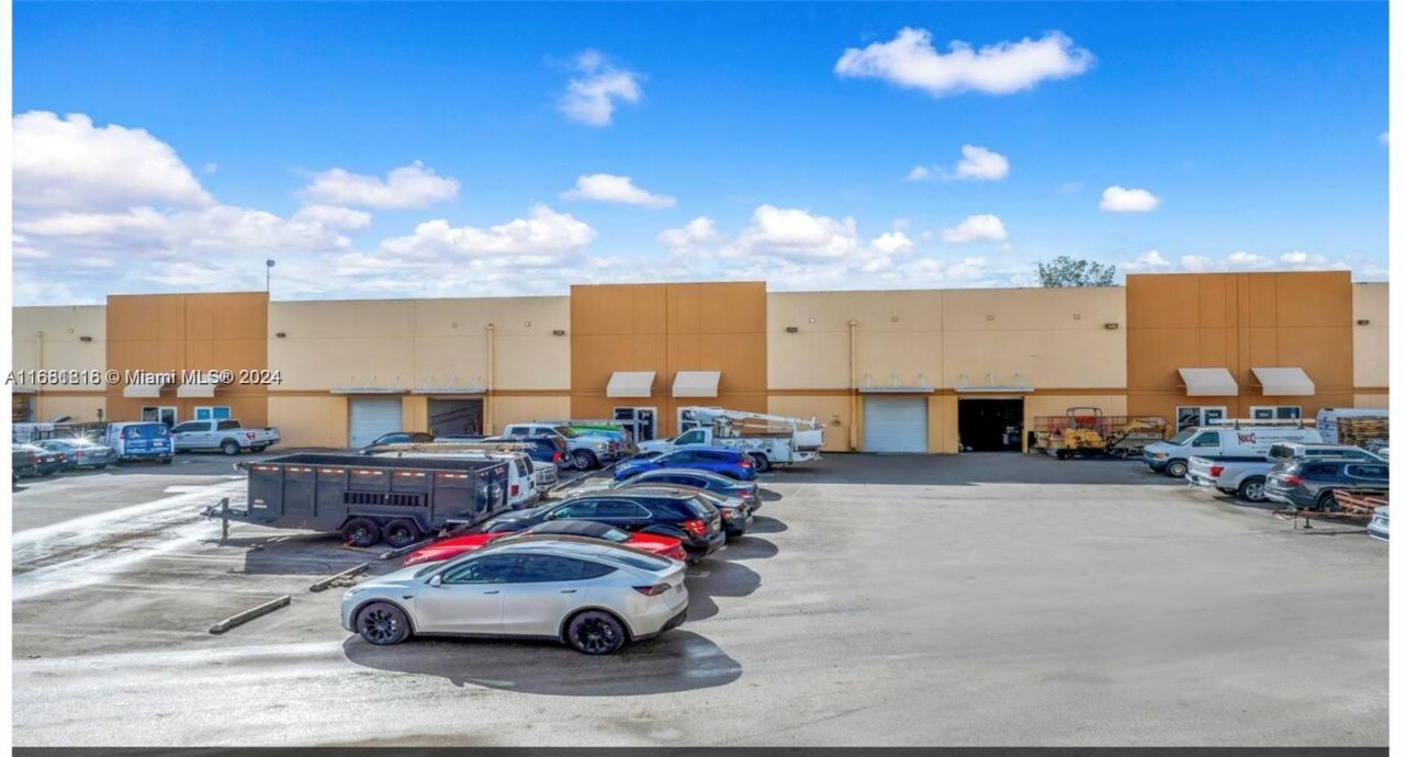 12605 NW 115th Ave, Medley, FL 33178 Photo