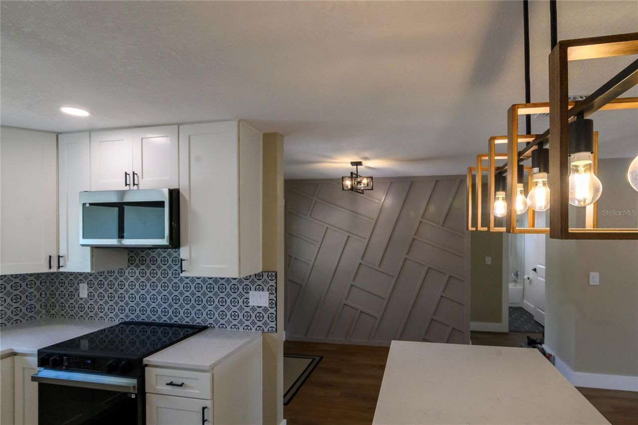 8808 44th Avenue Drive W, Bradenton, FL 34210 Photo