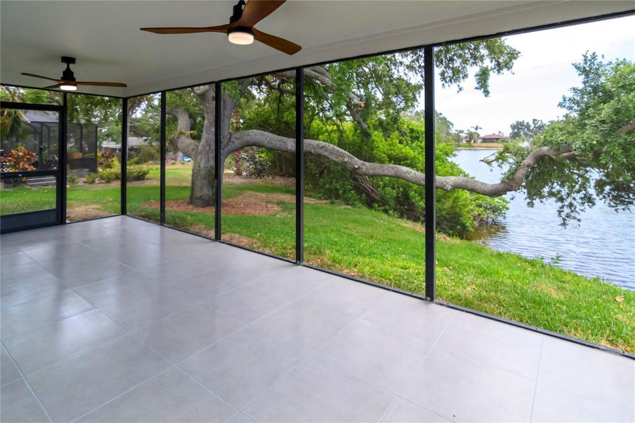 8808 44th Avenue Drive W, Bradenton, FL 34210 Photo