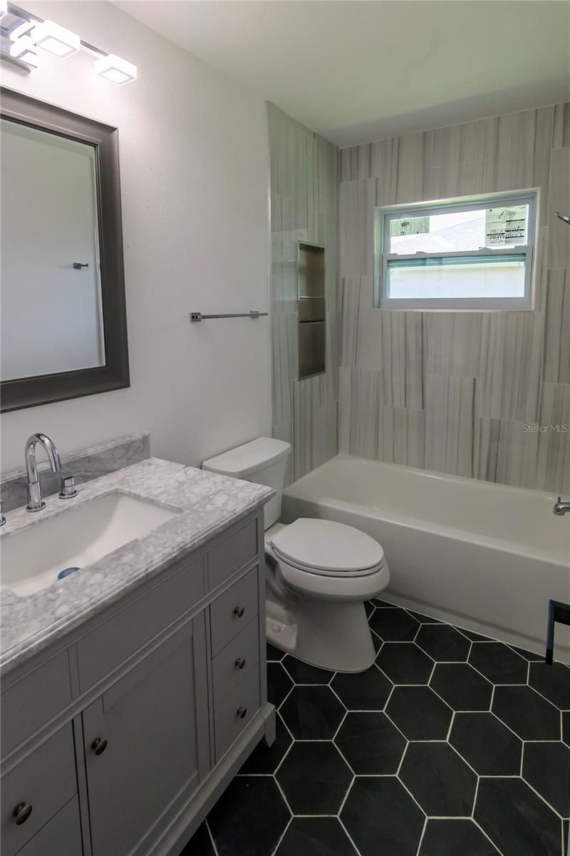 8808 44th Avenue Drive W, Bradenton, FL 34210 Photo