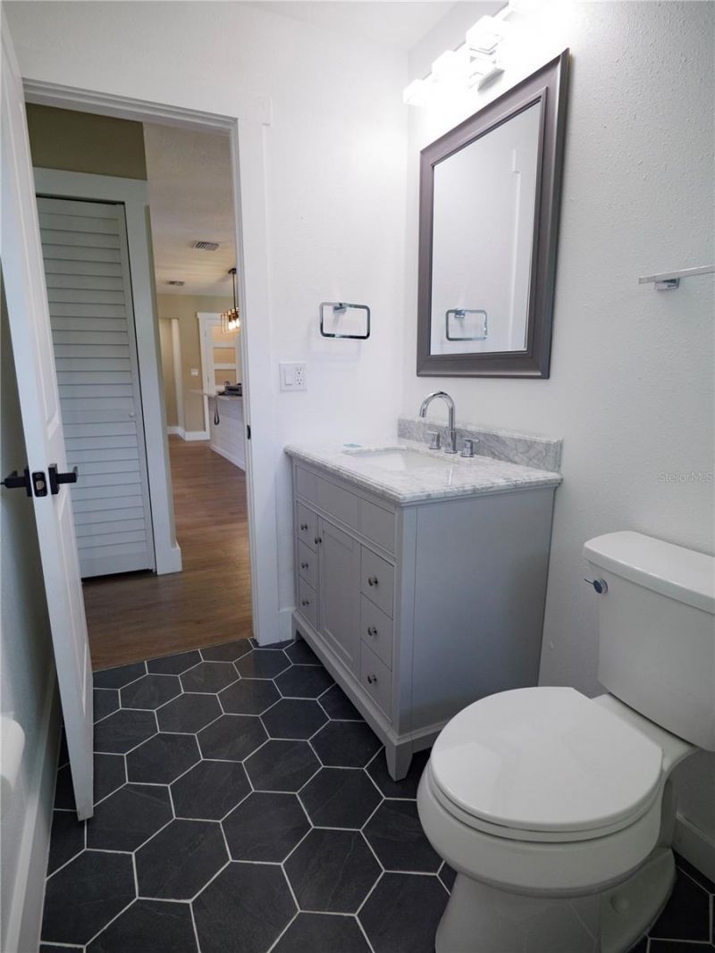 8808 44th Avenue Drive W, Bradenton, FL 34210 Photo