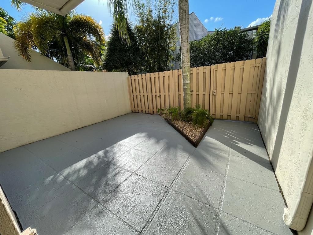 616 Executive Center Drive, Unit 102, West Palm Beach, FL 33401 Photo