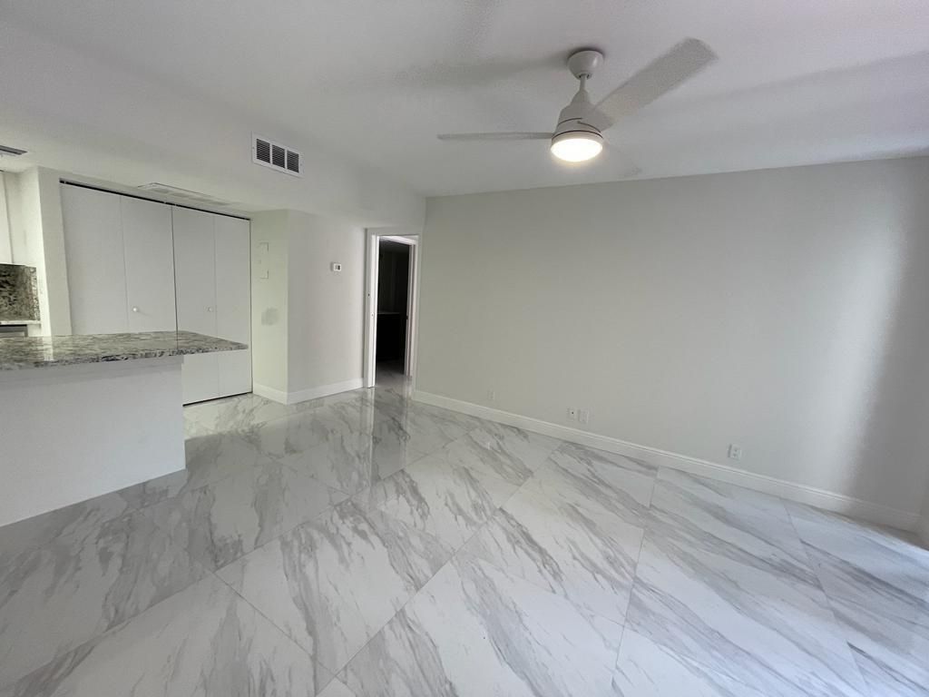 616 Executive Center Drive, Unit 102, West Palm Beach, FL 33401 Photo