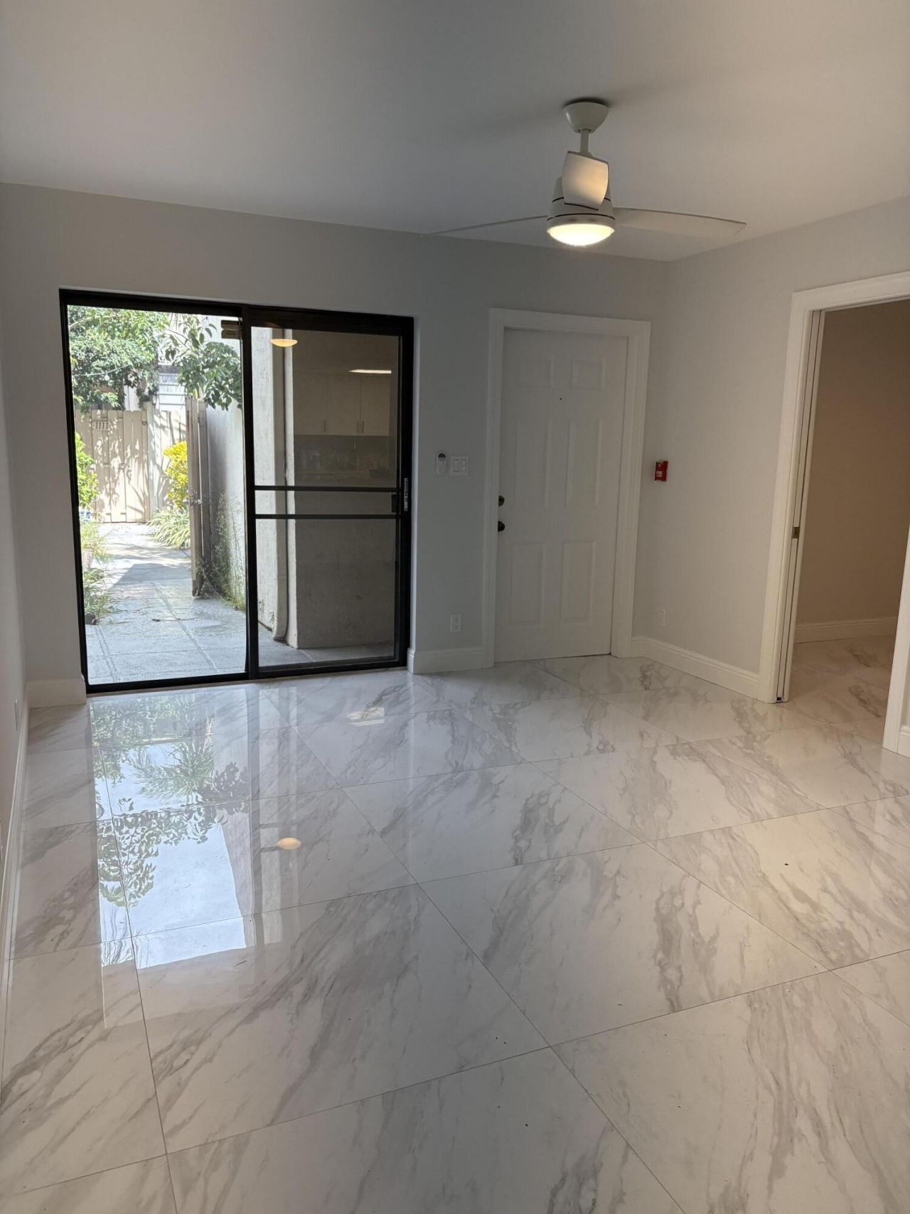 616 Executive Center Drive, Unit 102, West Palm Beach, FL 33401 Photo