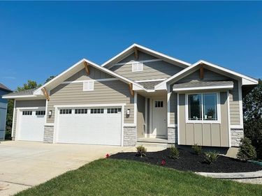 110 E Woodland Avenue, Lone Jack, MO 64070