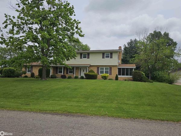 302 Hillcrest Dr., Hamilton, IL 62341