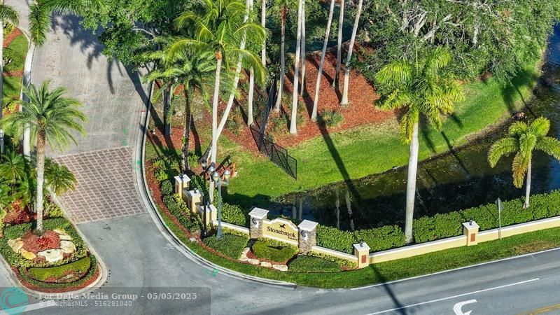 2753 W Stonebrook Cir, Davie, FL 33330 Photo