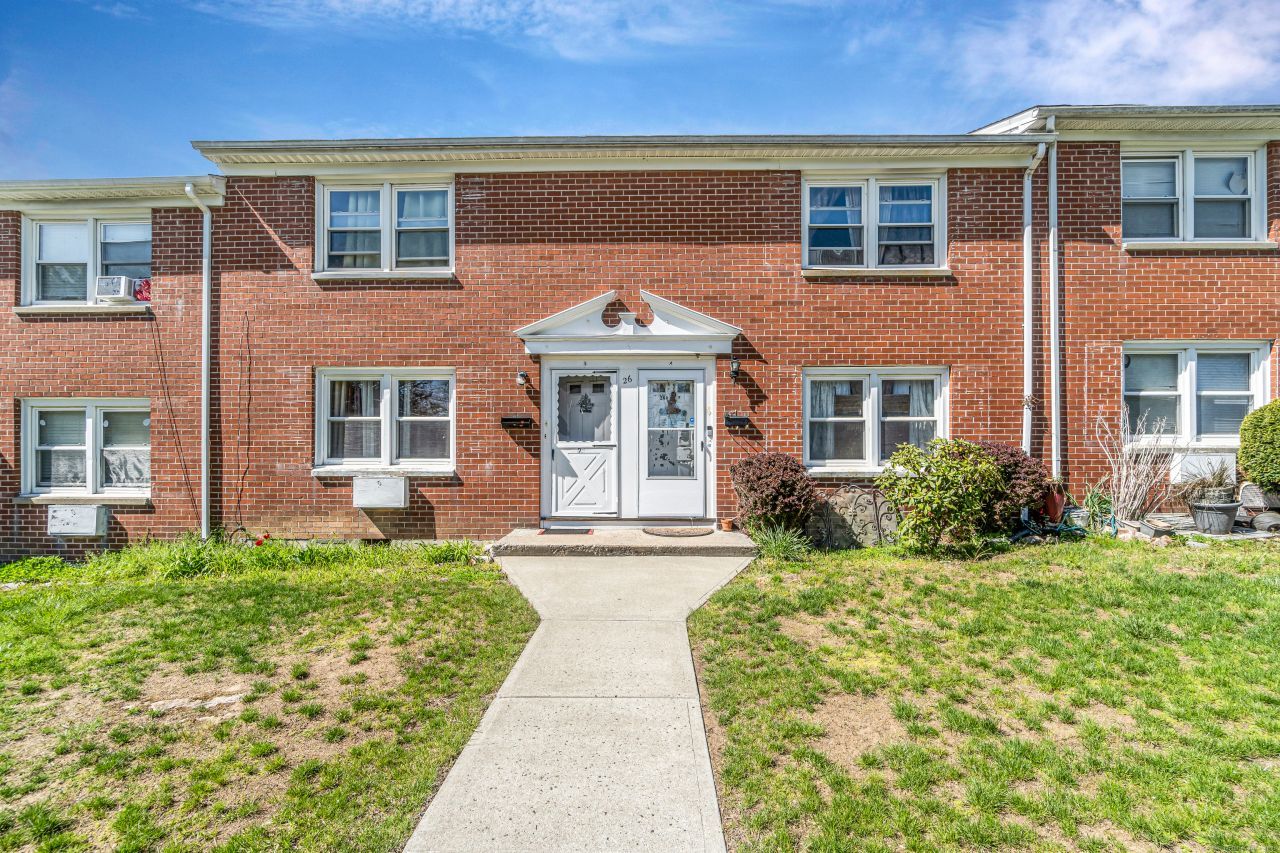 26 Karen, Unit A, Bridgeport, CT 06606 Main Photo