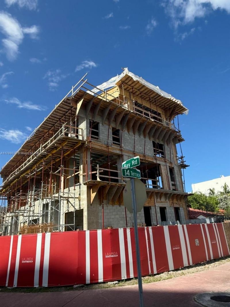 1425 Bay Rd, Miami Beach, FL 33139 Photo