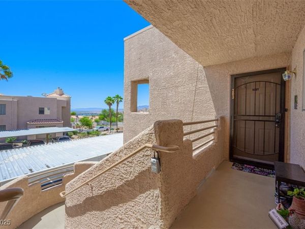 2240 Highpointe Drive, Unit 203, Laughlin, NV 89029