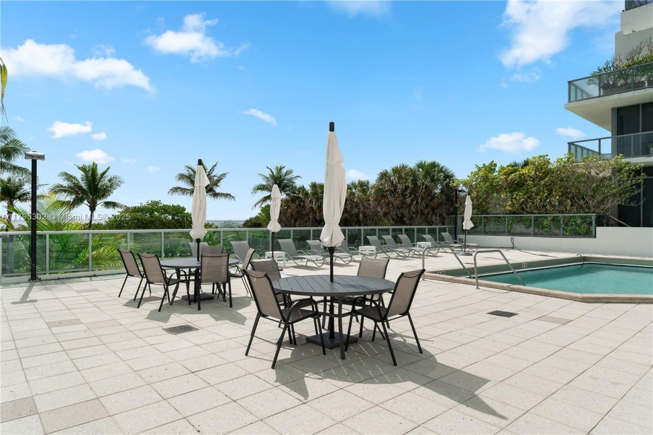 9511 Collins Ave, Unit 301, Surfside, FL 33154 Photo
