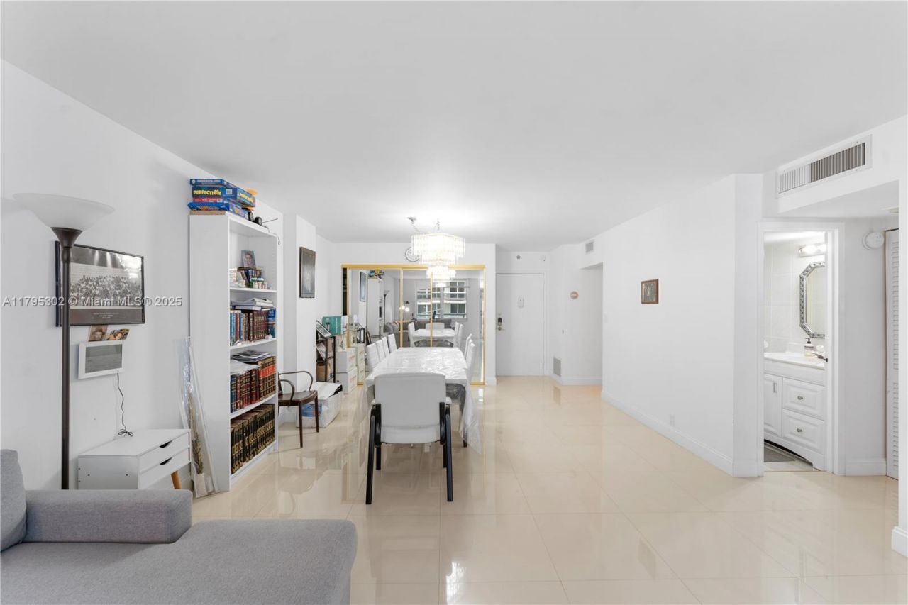 9511 Collins Ave, Unit 301, Surfside, FL 33154 Photo