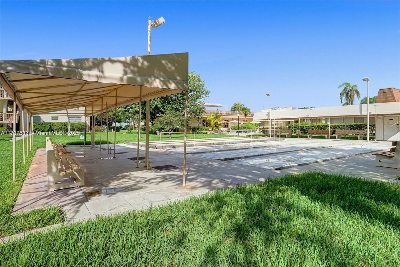 1355 NE 167th St, Unit 302, Miami, FL 33162 Photo