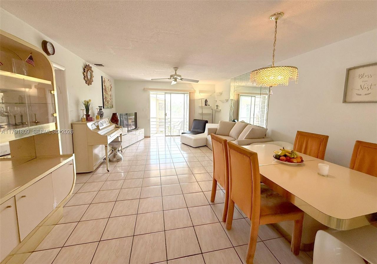 1355 NE 167th St, Unit 302, Miami, FL 33162 Photo