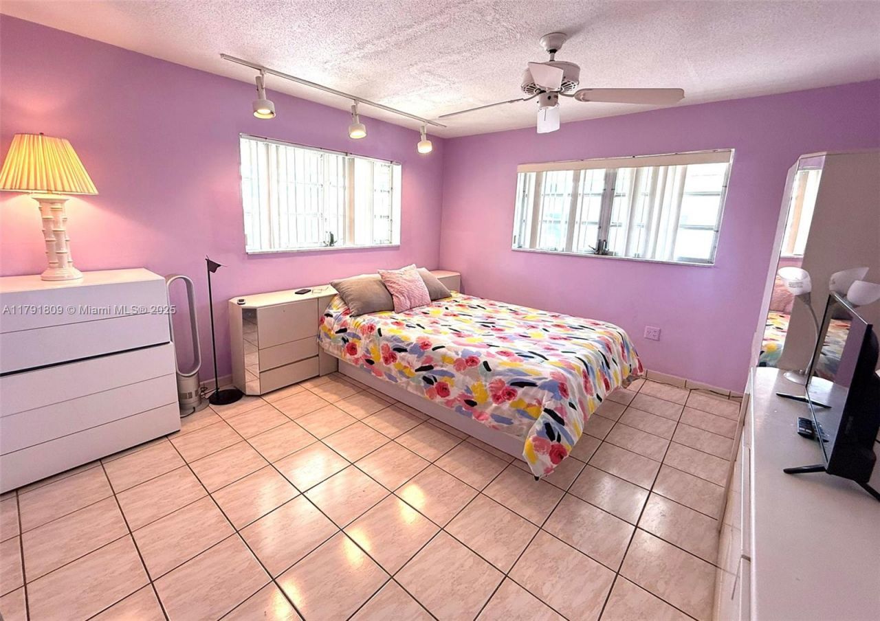 1355 NE 167th St, Unit 302, Miami, FL 33162 Photo