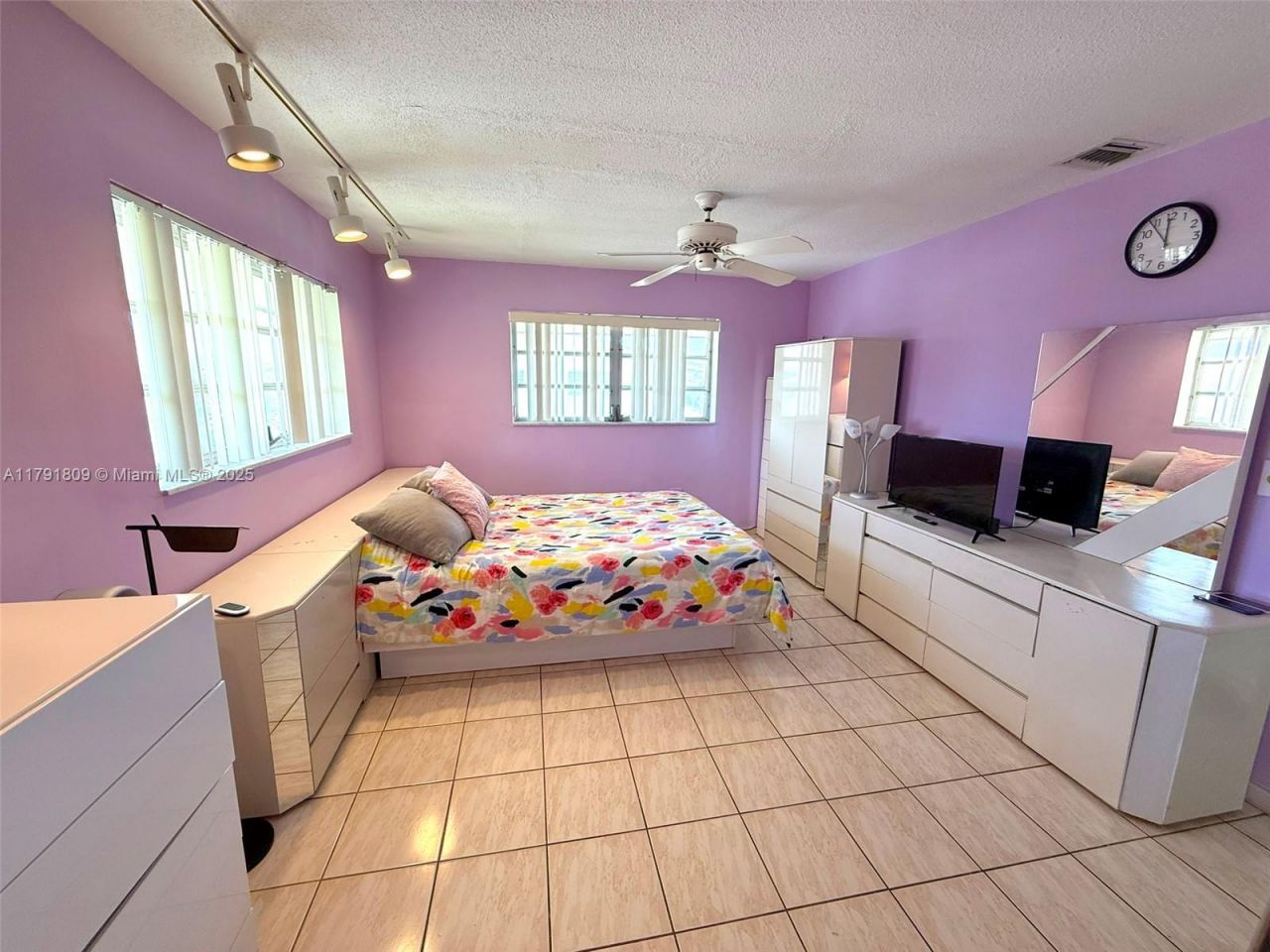 1355 NE 167th St, Unit 302, Miami, FL 33162 Photo