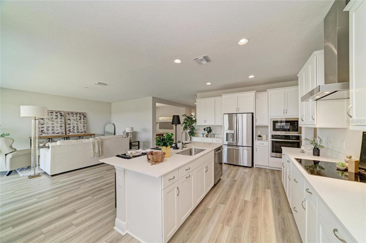 9699 Surrey Rose Drive, San Antonio, FL 33576 Photo