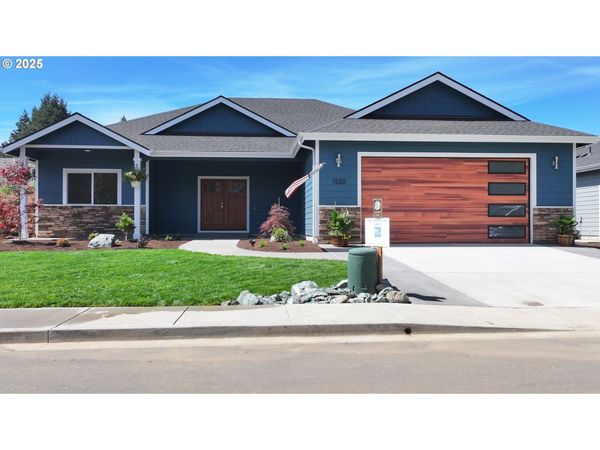 1232 Lighthouse LN, Brookings, OR 97415