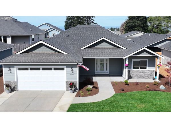 1236 Lighthouse LN, Brookings, OR 97415