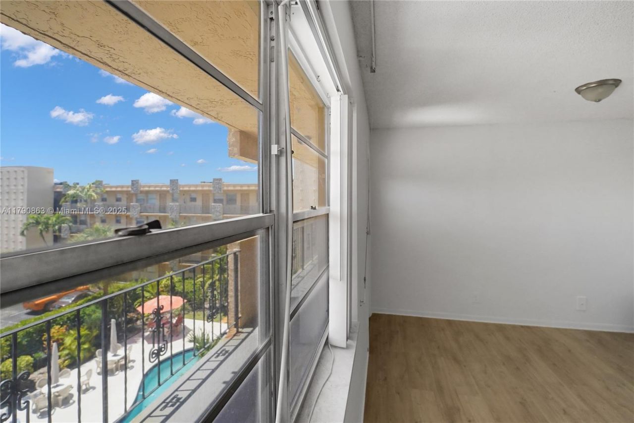 2145 Pierce St, Unit 418, Hollywood, FL 33020 Photo